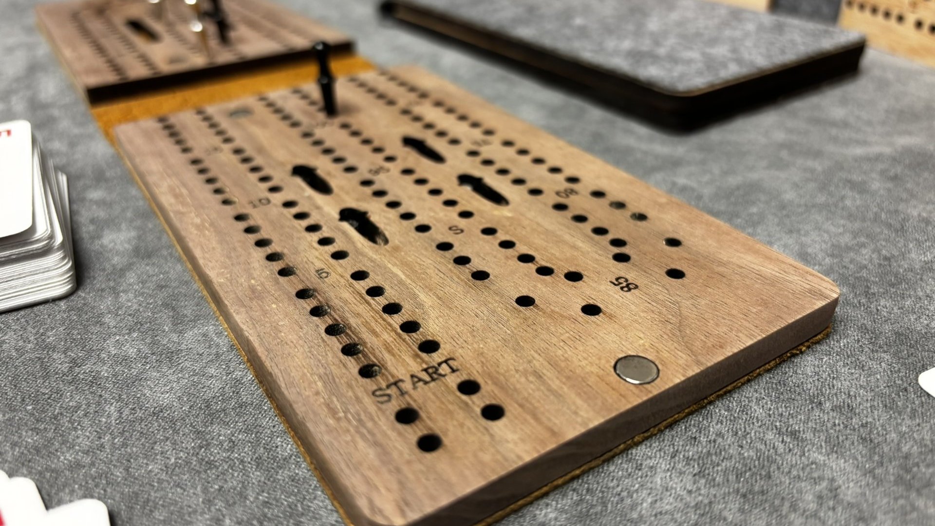 Compact Leather Folding Travel Cribbage Board with Metal Pegs – Portable Walnut Game for Camping & On-the-Go Fun