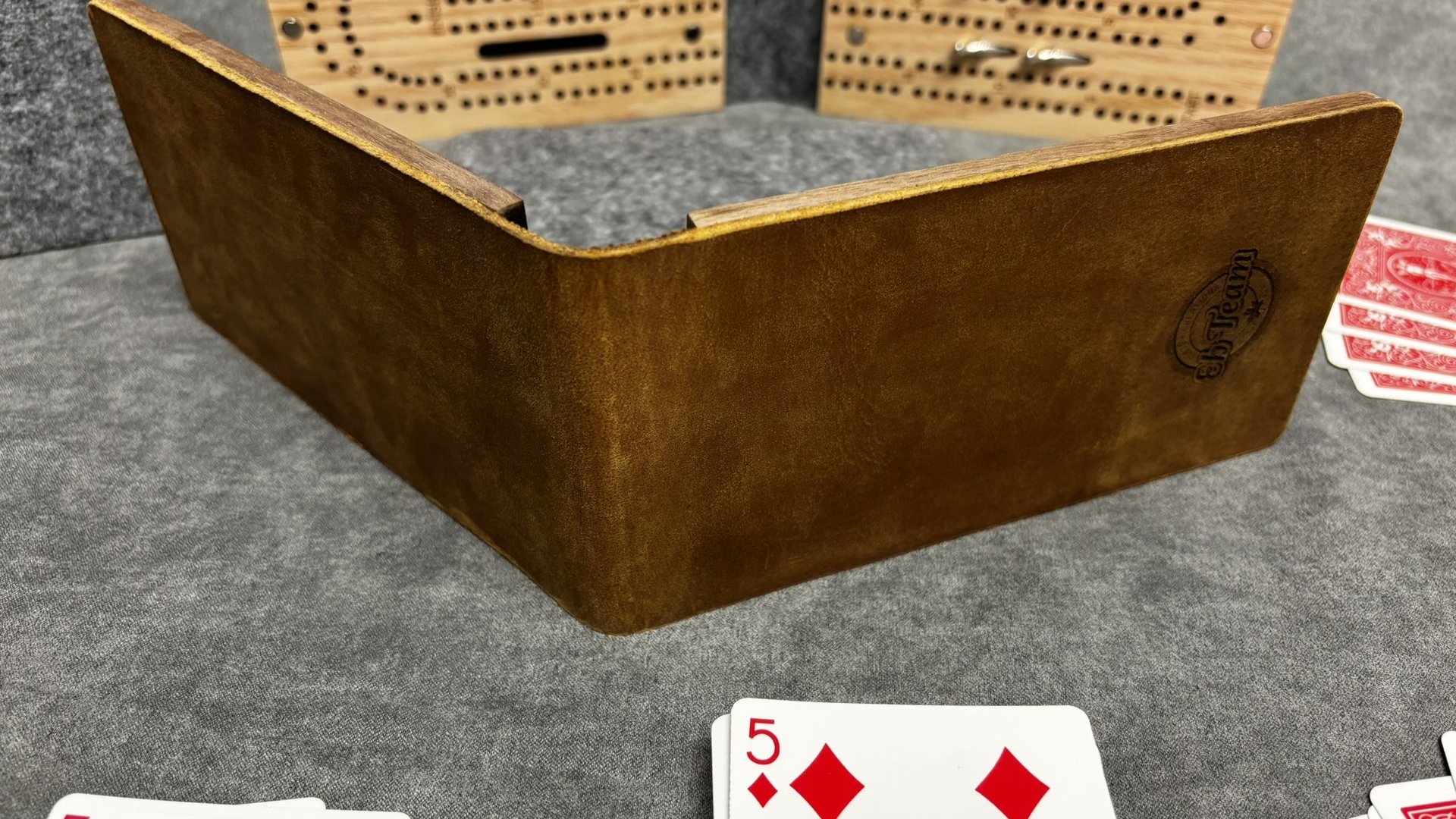 Compact Leather Folding Travel Cribbage Board with Metal Pegs – Portable Walnut Game for Camping & On-the-Go Fun