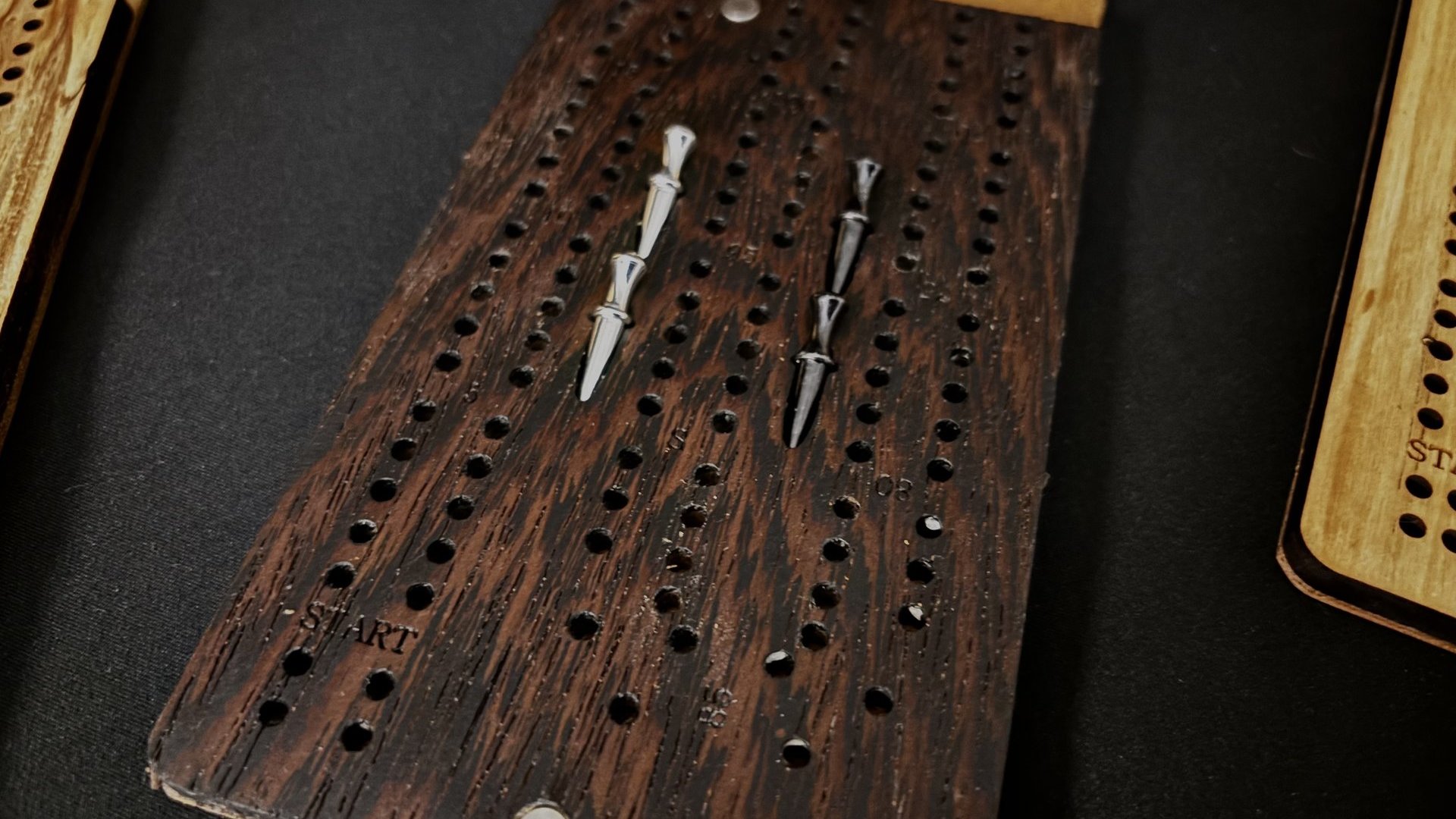 Compact Leather Folding Travel Cribbage Board with Metal Pegs – Portable Walnut Game for Camping & On-the-Go Fun