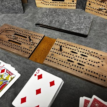 Compact Leather Folding Travel Cribbage Board with Metal Pegs – Portable Walnut Game for Camping & On-the-Go Fun